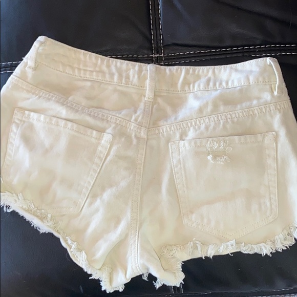 PacSun Pastel Yellow High Rise Shorts (Size 23) - Picture 2 of 2